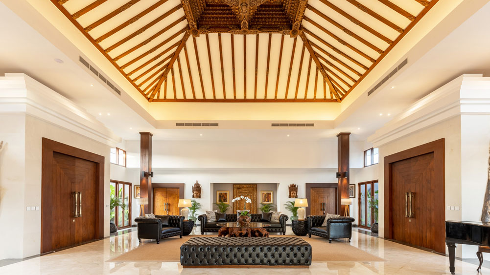 Tirtha Bayu Villa I - High-vaulted intricate ceiling